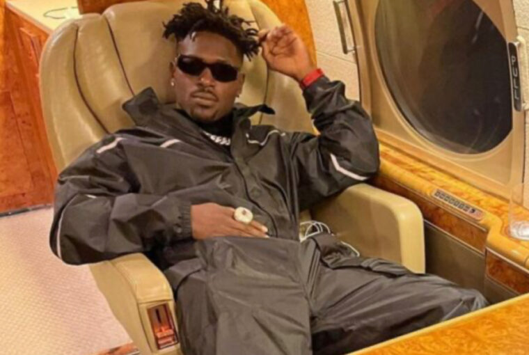Antonio Brown speaks out after being jumped and denies arrest rumors