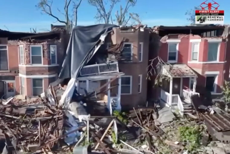 St. Louis residents caught in the aftermath of the deadly tornado, highlighting the failure of the city's tornado siren system.
